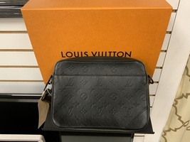 Louis Vuitton Men'S Messenger Bag W/ Box And Cloth 