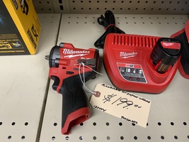 Milwaukee M18 Fuel Impact Wrench W/ Battery And Charger 